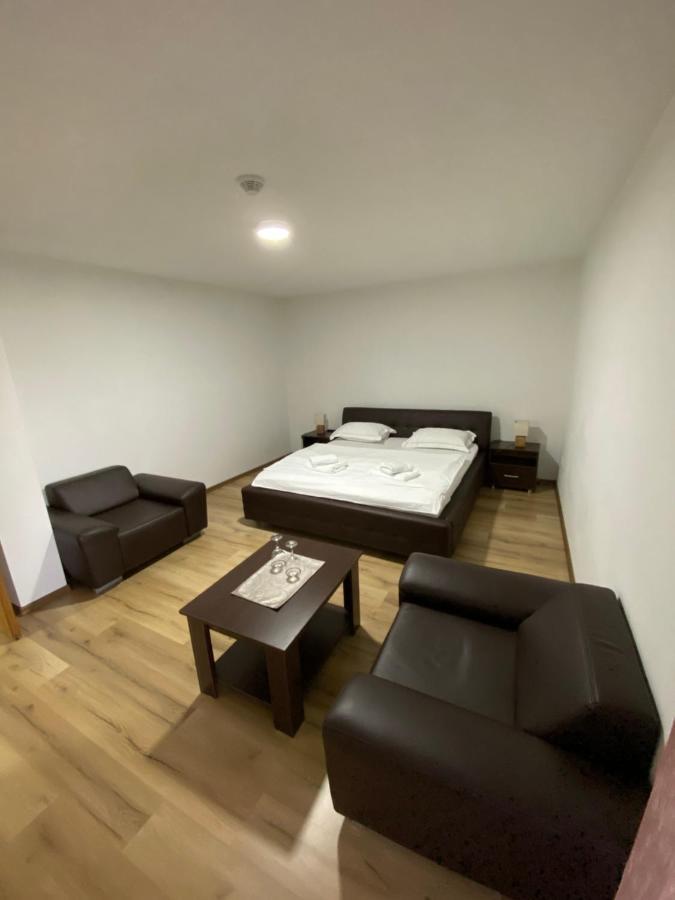 Motel Oaza Cazin Exterior foto